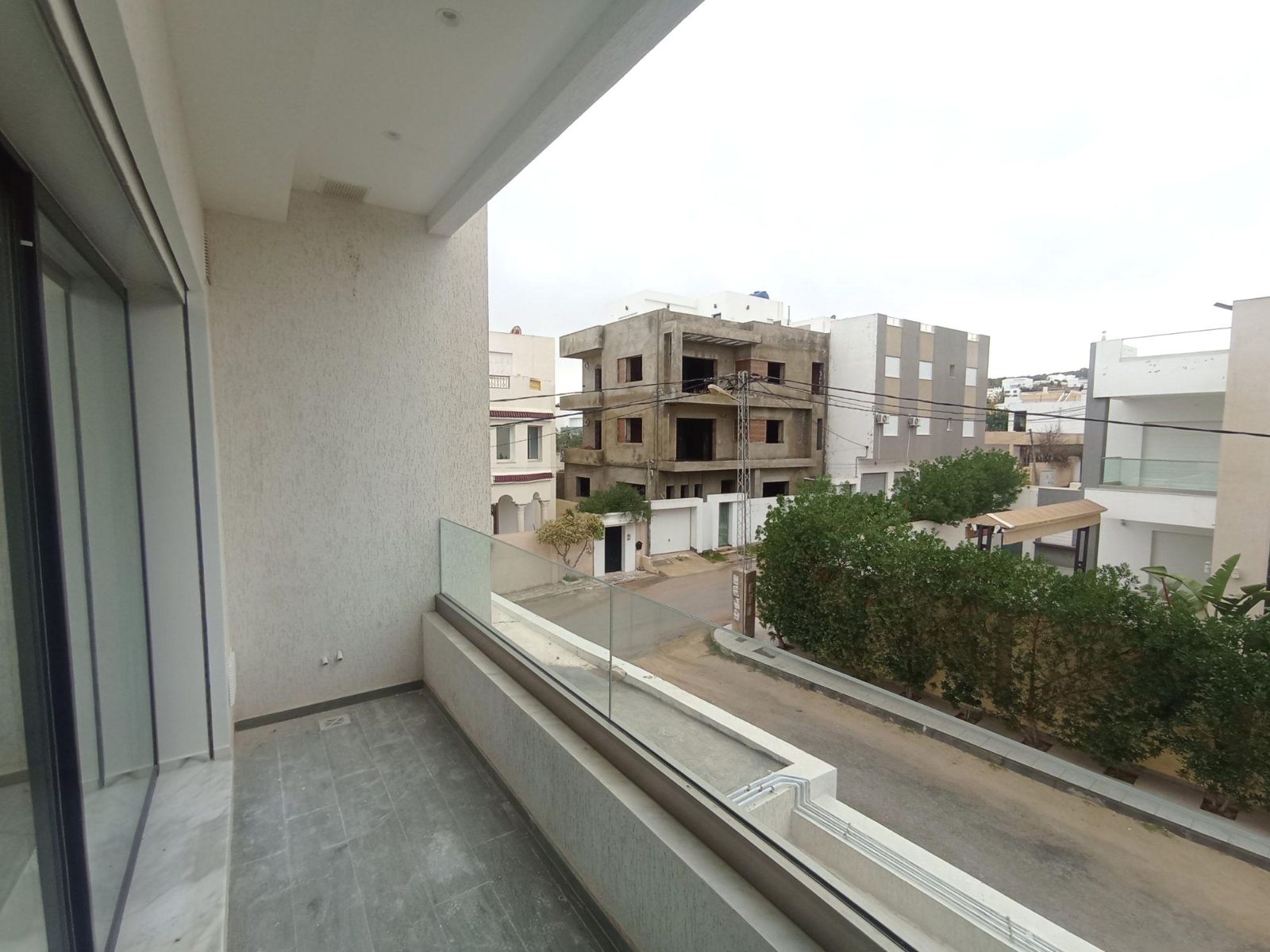 S+2 de 94m² avec terrasse, photo 4