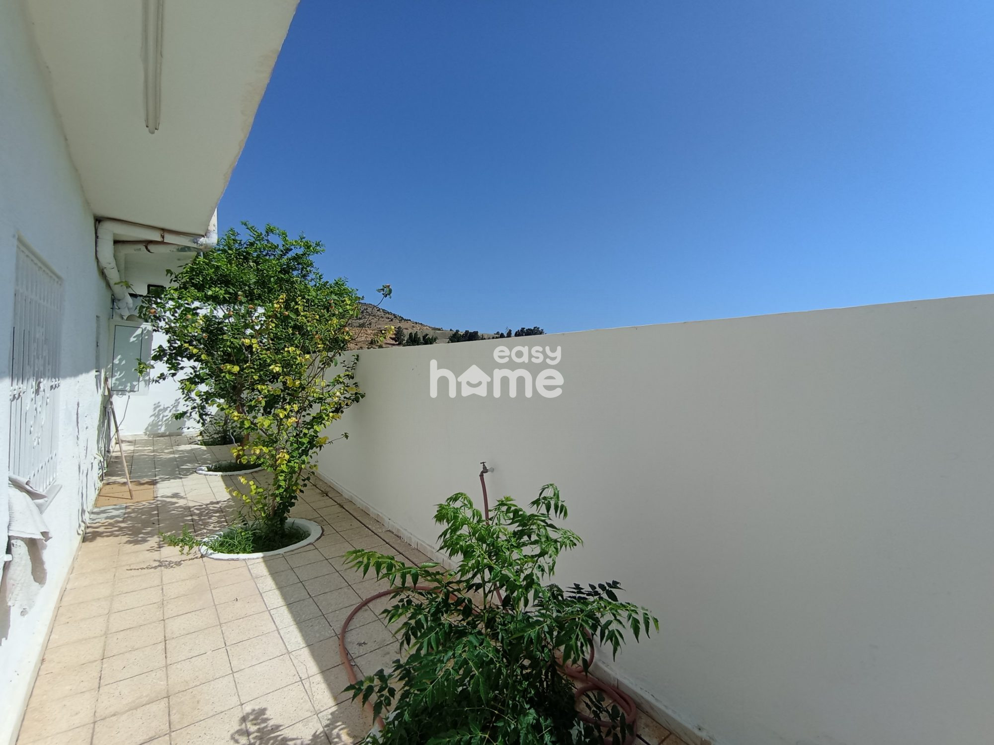 RDC S+2 Meublé de 100m² avec une terrasse, photo 2