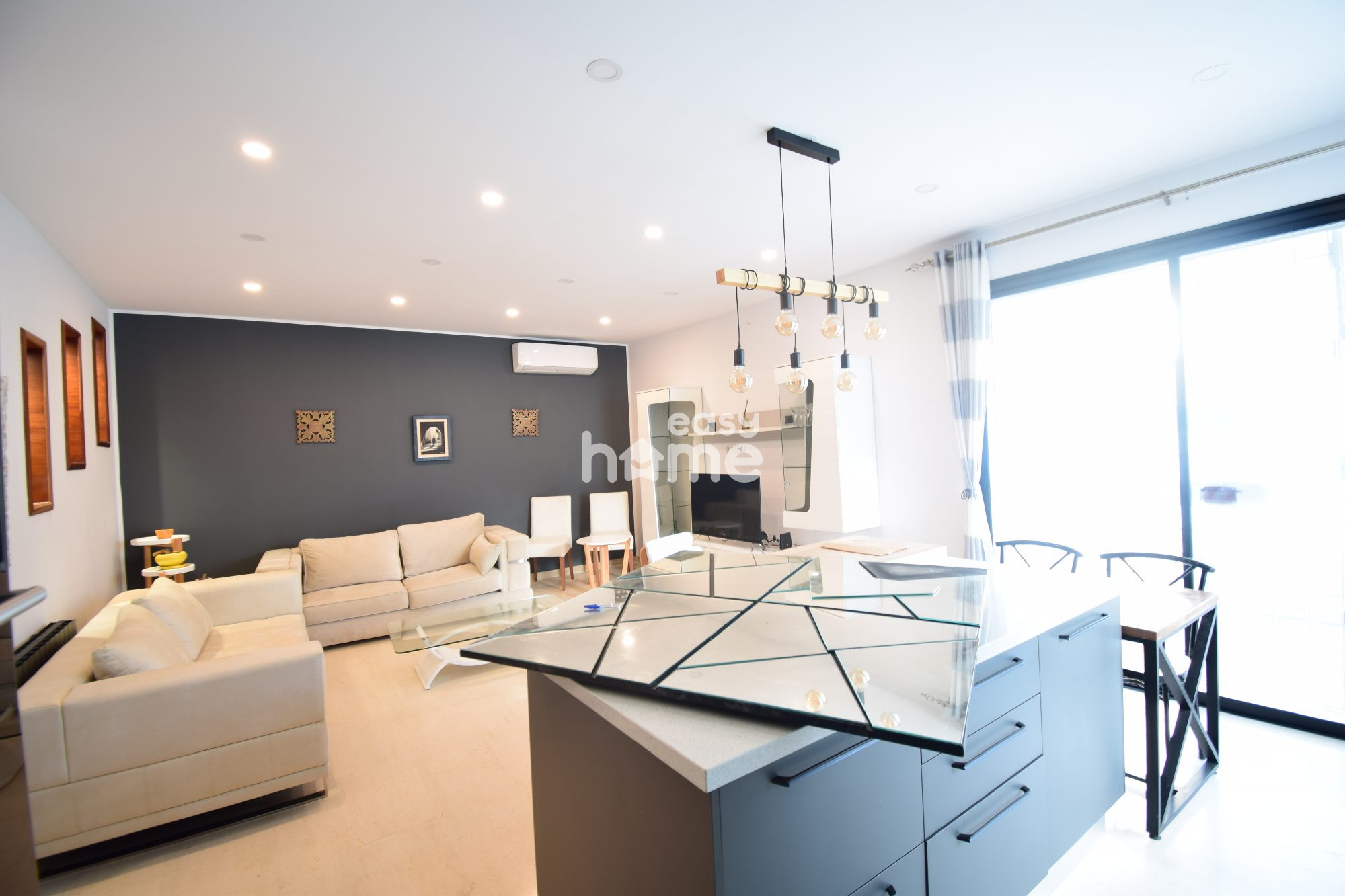 villa de 240m² sur un terrain de 270m² avec piscine, photo 2