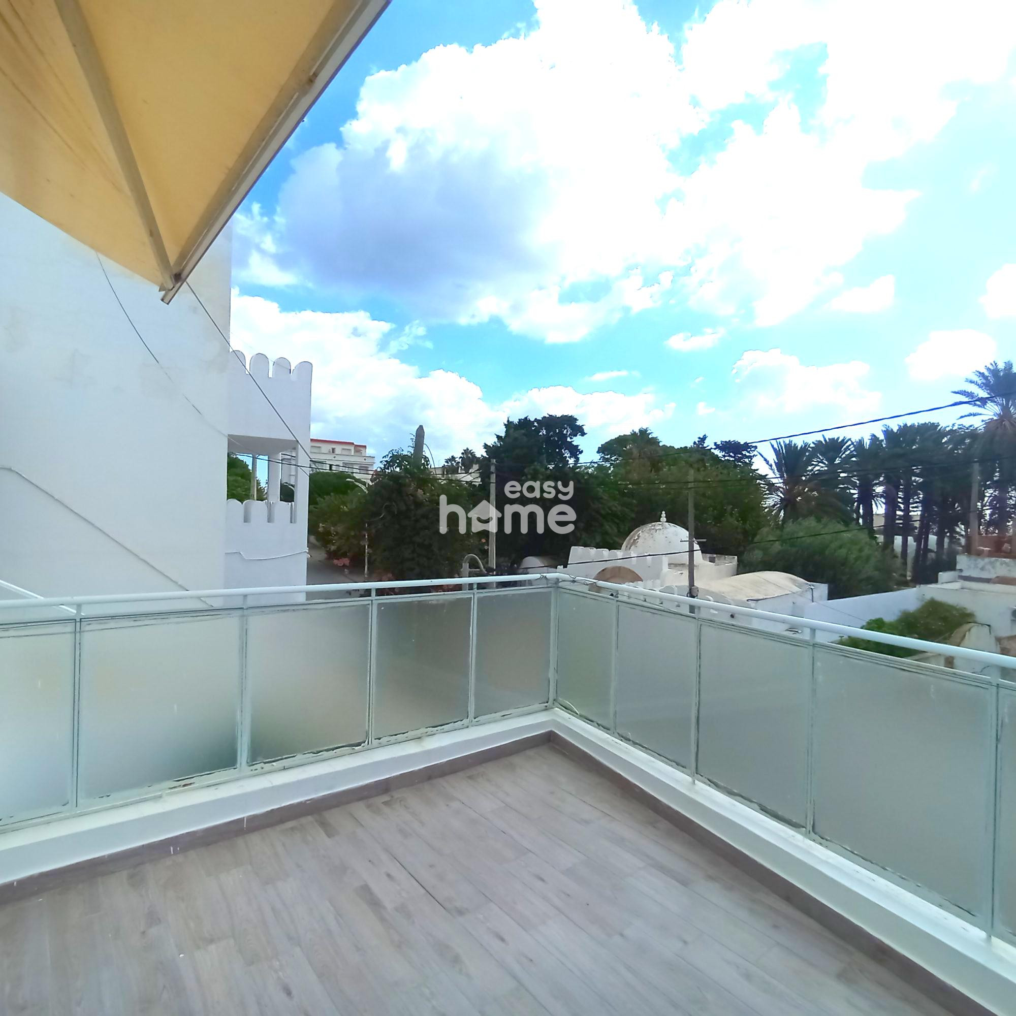 S+2 Meublé de 110m² avec une terrasse, photo 2