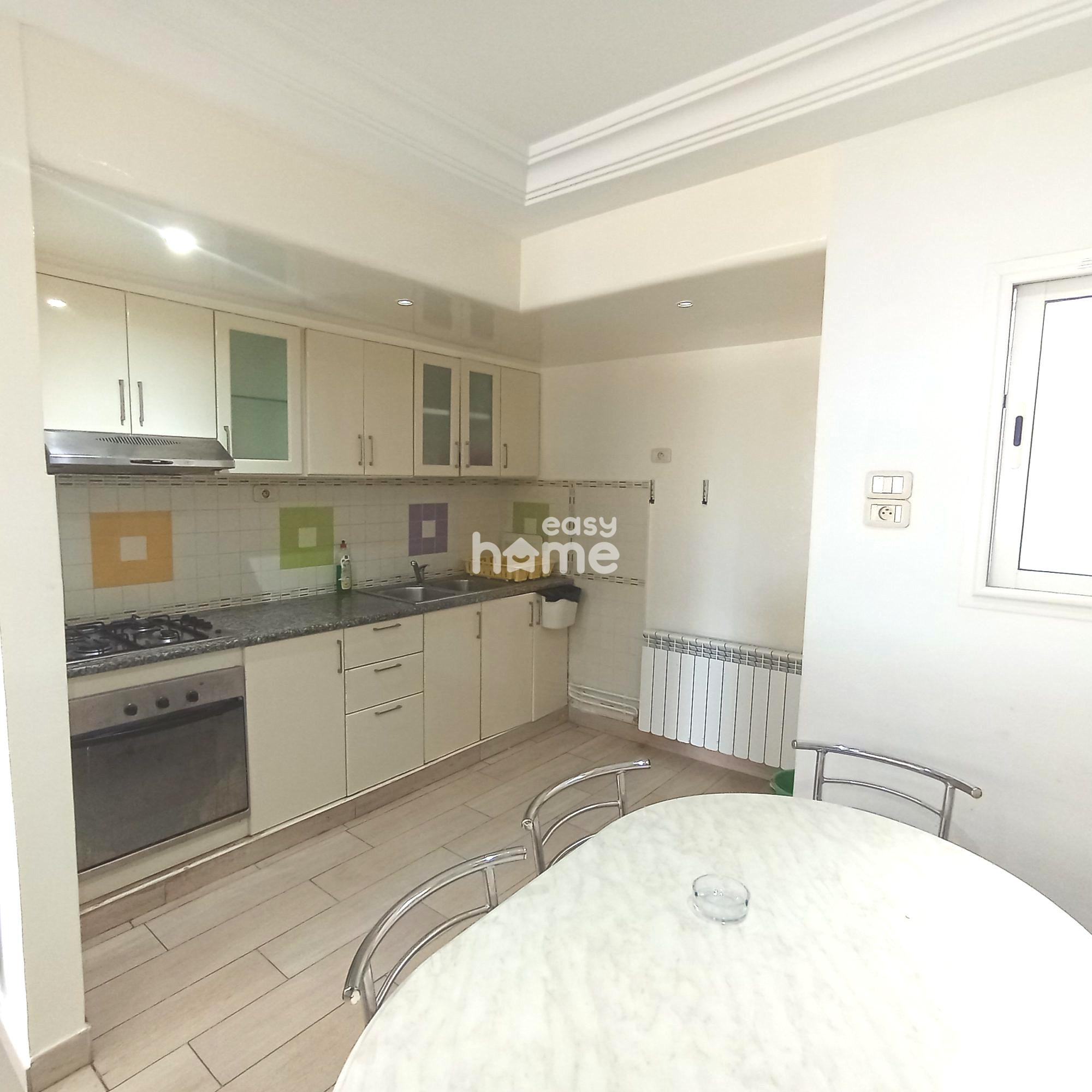 S+2 Meublé de 110m² avec une terrasse, photo 4