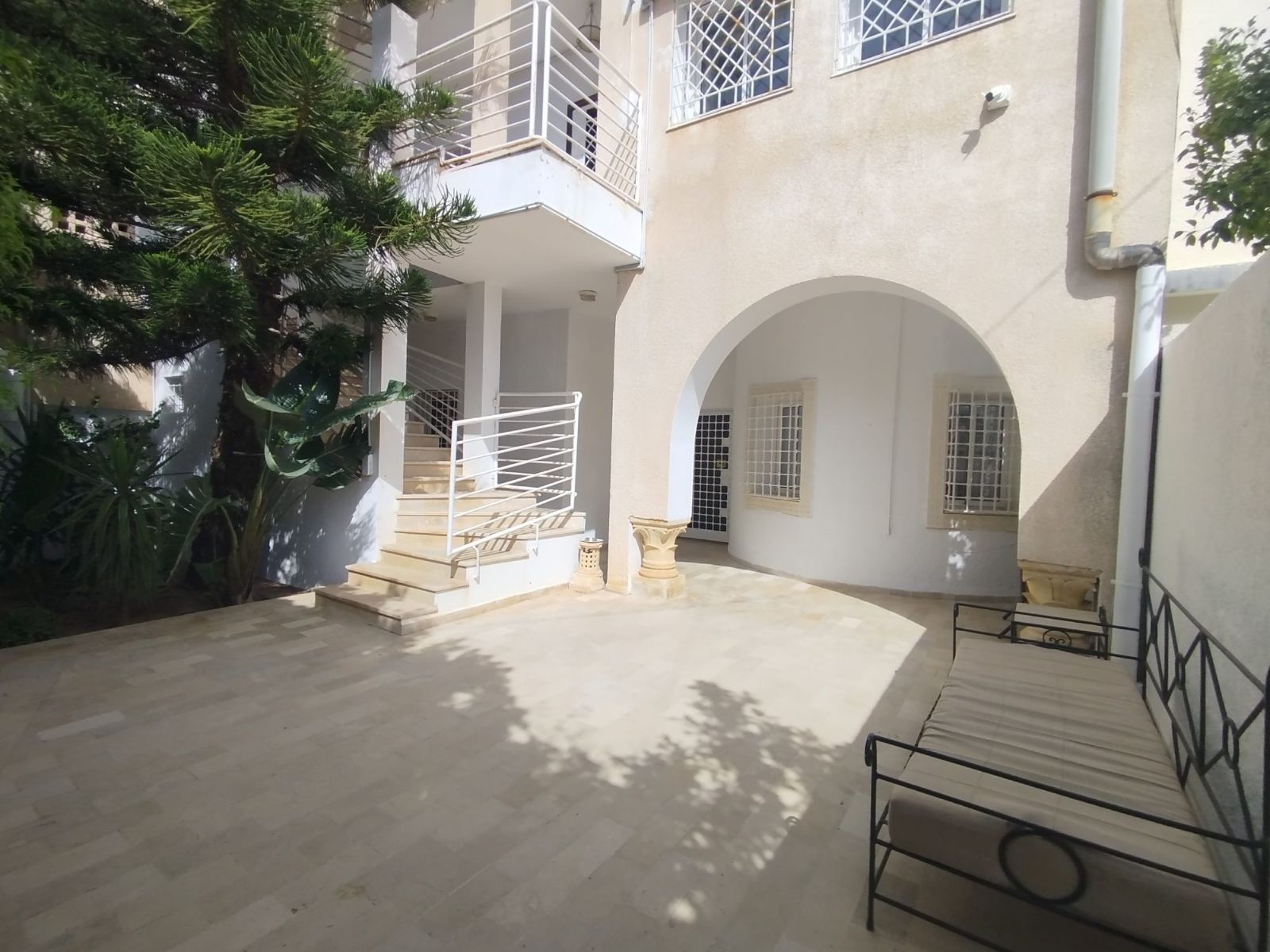 Maison de 310m² sur un terrain de 315m², photo 1